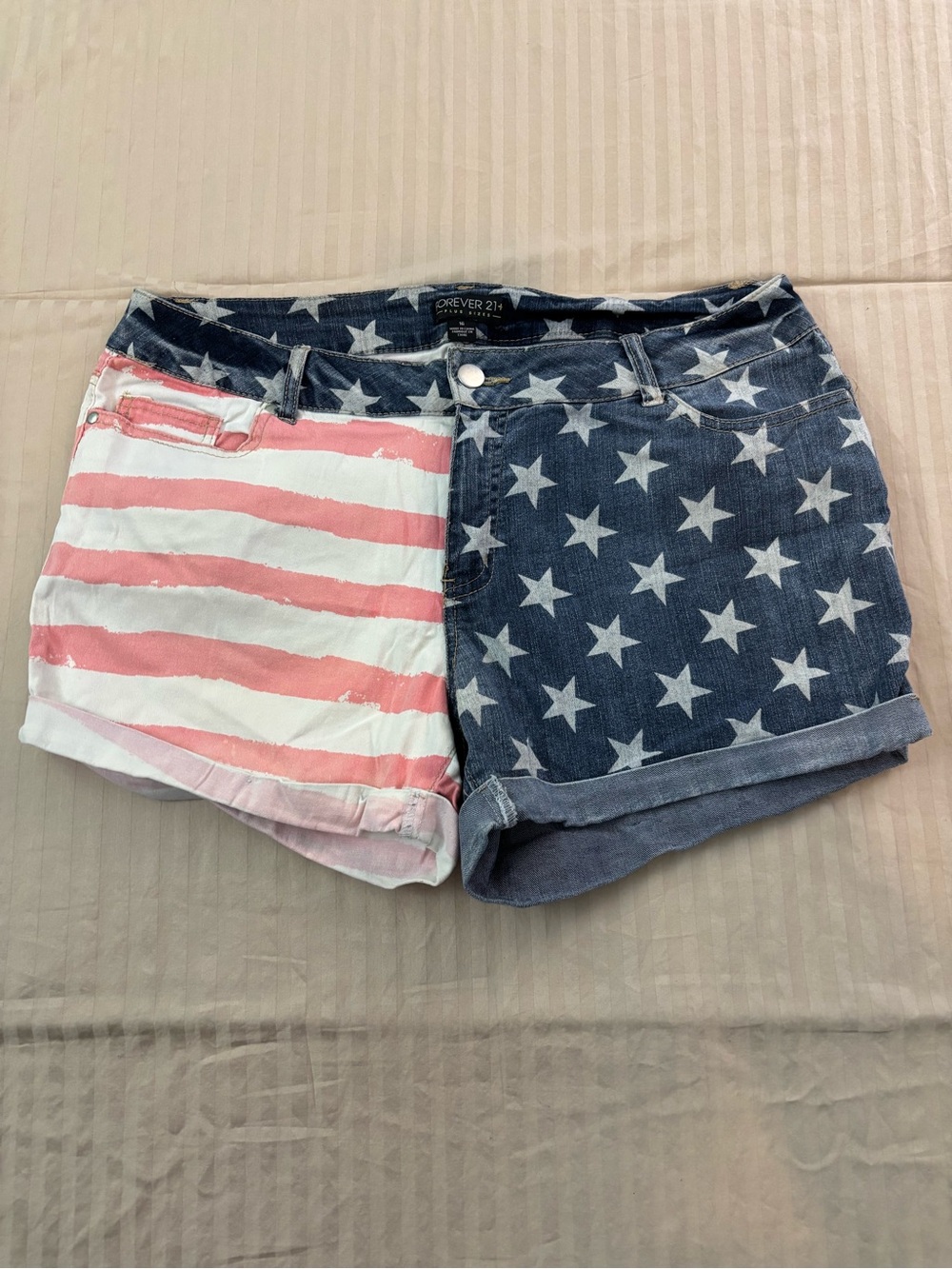 Women's Forever 21 Plus Jean Shorts US Flag Stretch Size 16 (XL) Cuffed